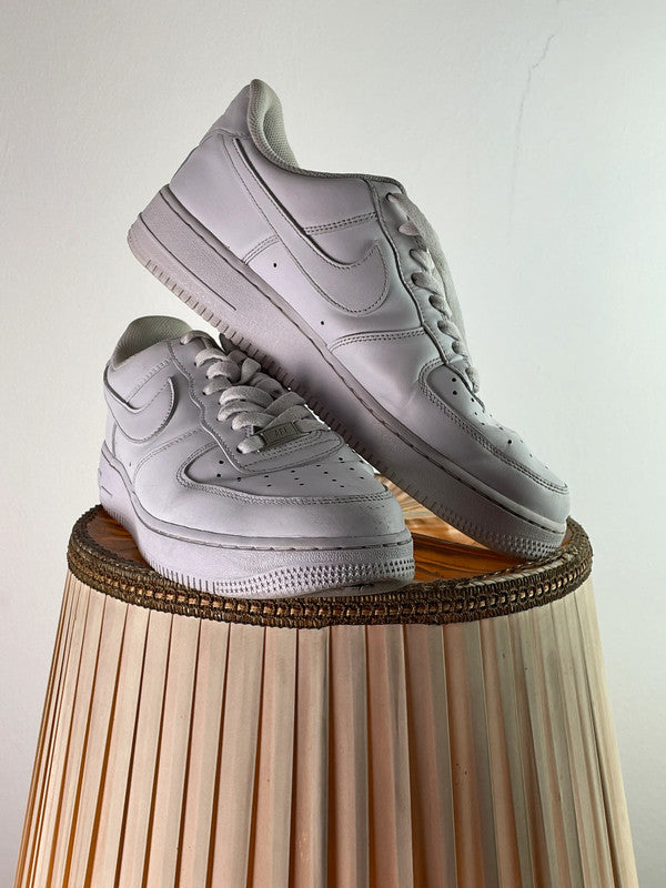 Nike Air Force 1 Herren Sneaker EU44 Farbe weiß