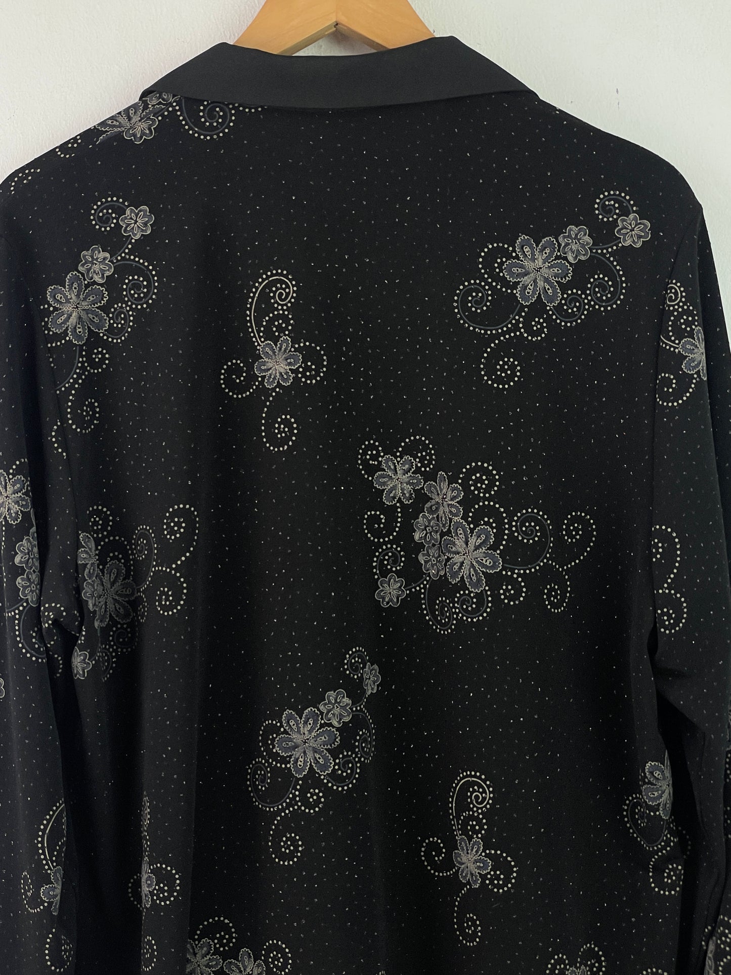 Vintage Damen Bluse mit Blumenmuster Gr L Farbe schwarz