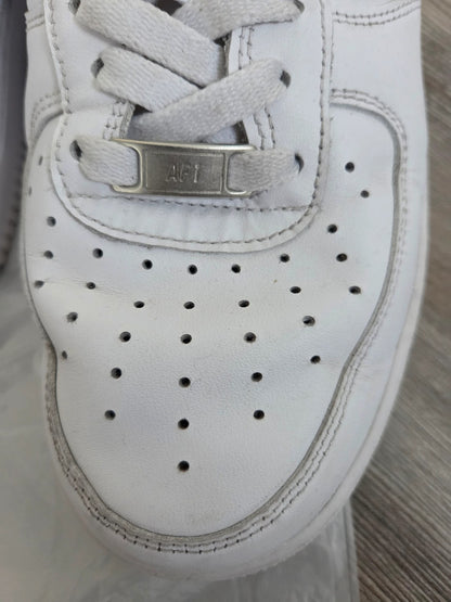Nike Air Force 1 Herren Sneaker EU44 Farbe weiß
