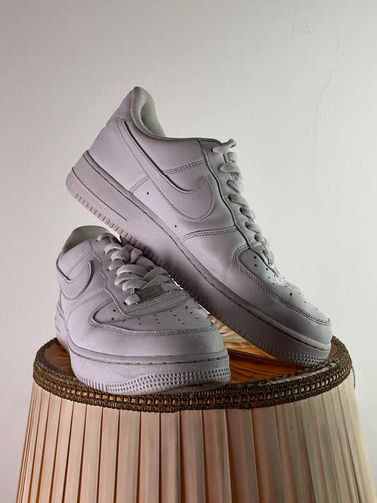Nike Air Force 1 Herren Sneaker EU44 Farbe weiß