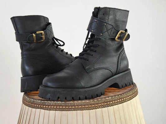 Tamaris Damen Stiefel aus Echtleder EU36 Farbe schwarz