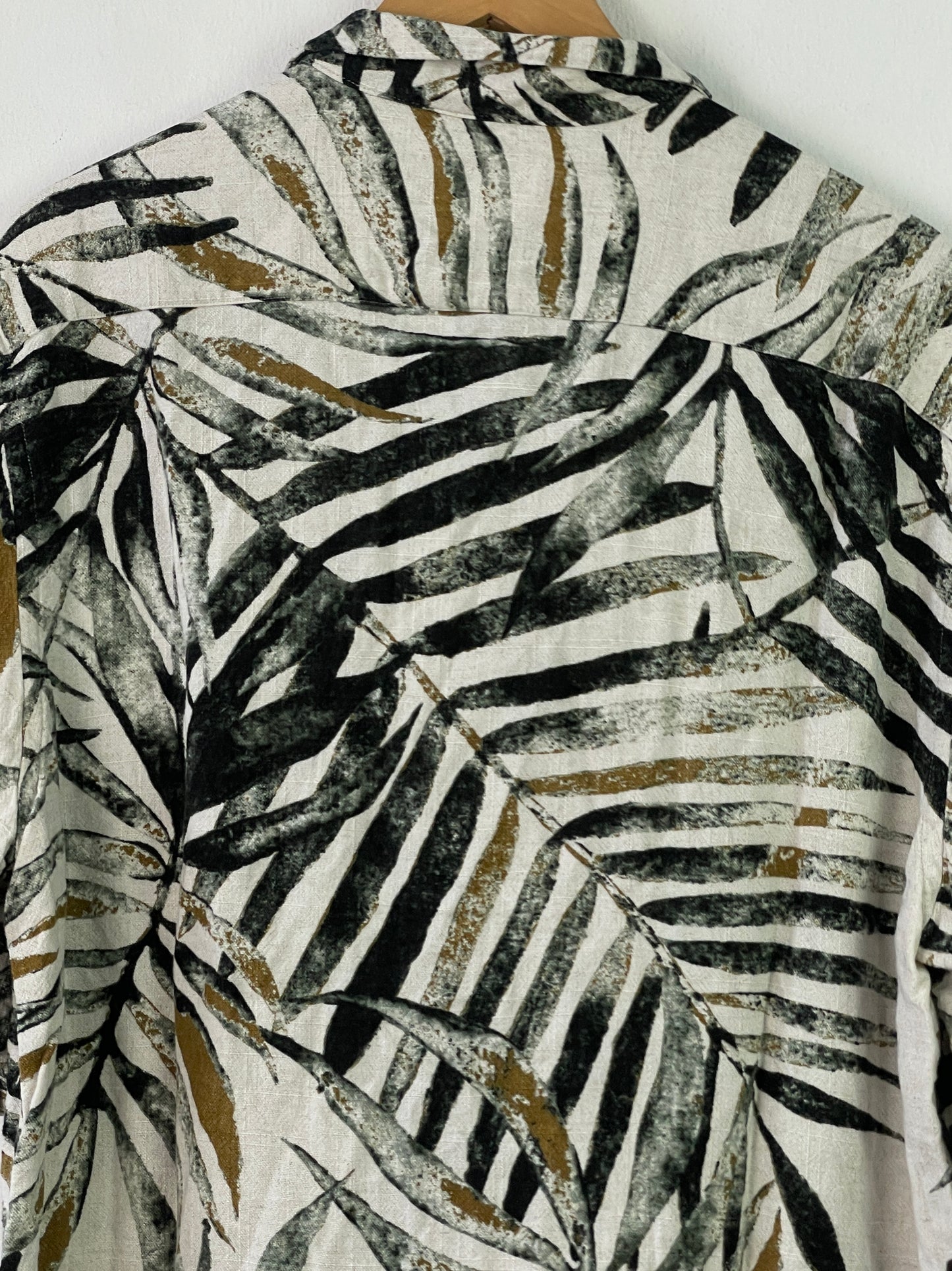 Zara Herren Hemd aus Leinen Gr XL Farbe beige grün