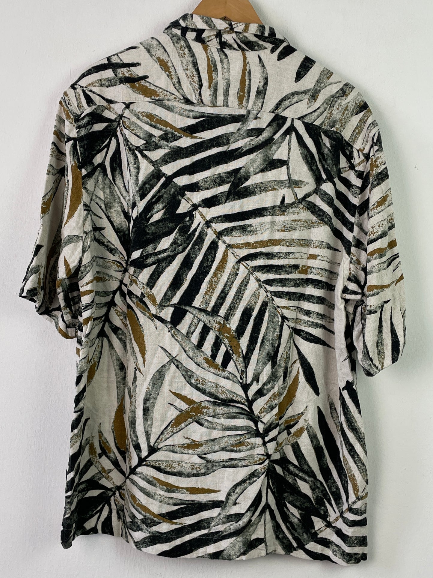 Zara Herren Hemd aus Leinen Gr XL Farbe beige grün