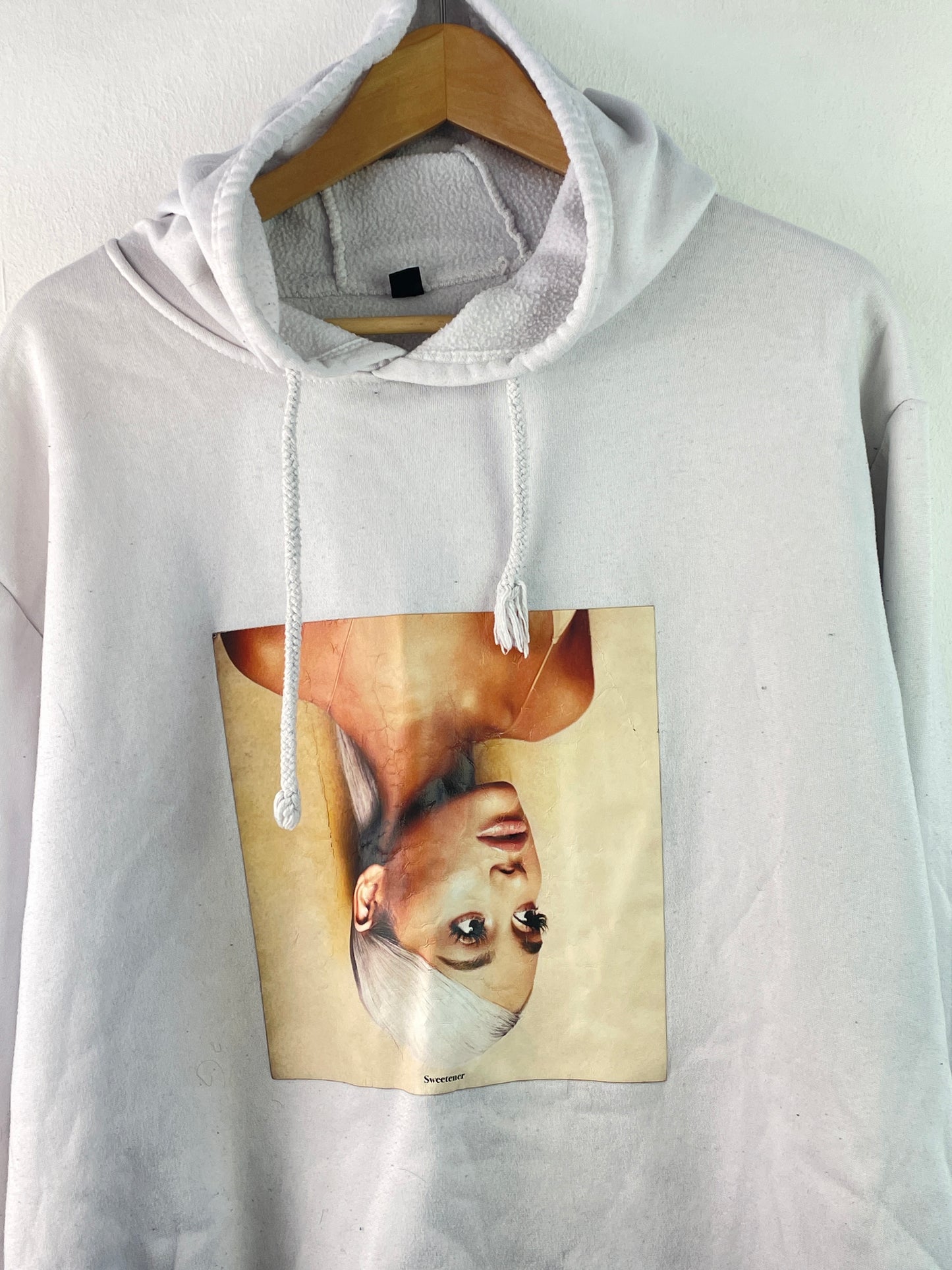Ariana Grande Damen Pullover Gr L Farbe weiss