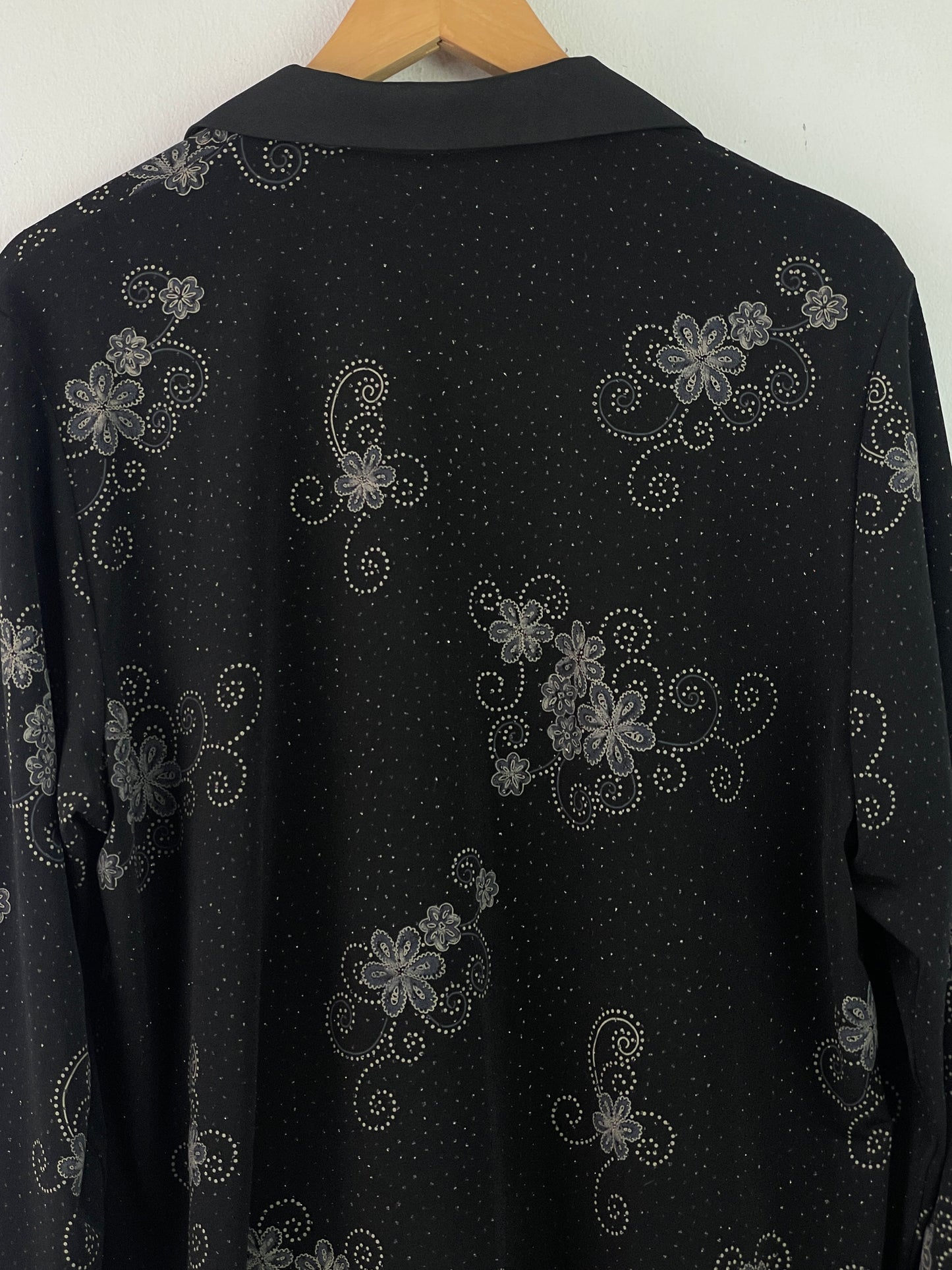 Vintage Damen Bluse mit Blumenmuster Gr L Farbe schwarz