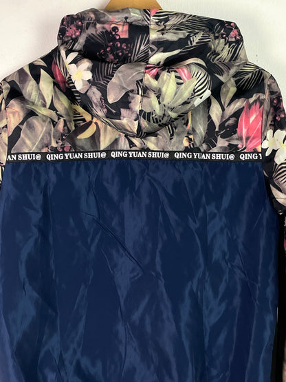 Fashion Collection Damen Bomberjacke mit Blumenmuster Gr M Farbe blau grün