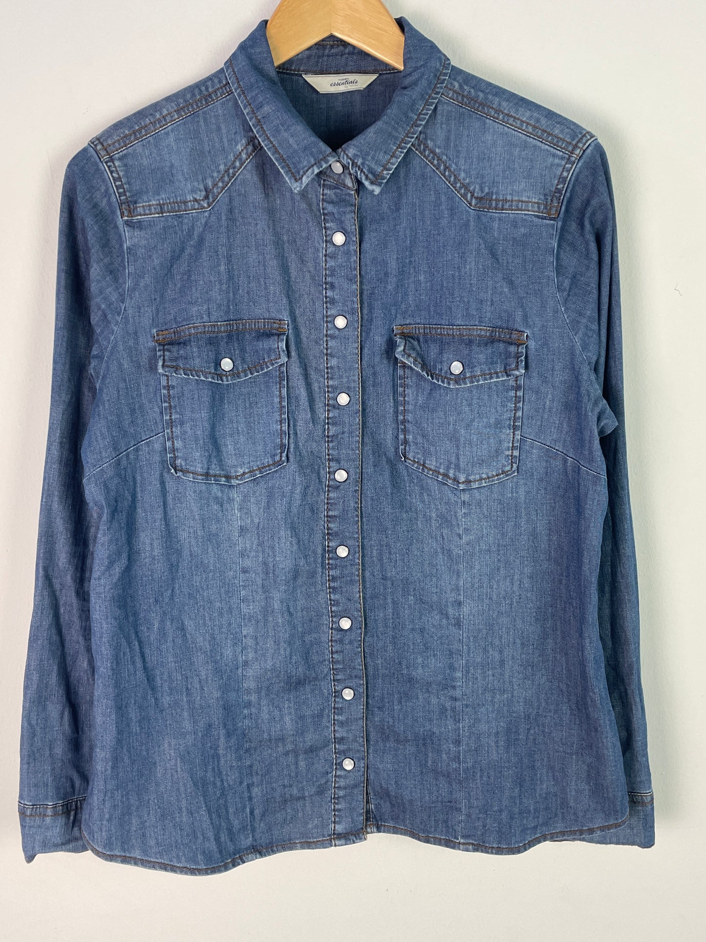 TCM Damen Jeansbluse Gr. L Blau – Denim Hemd mit Druckknöpfen Baumwolle / TCM Women’s Denim Shirt Size L Blue – Casual Button-Down Cotton Blouse