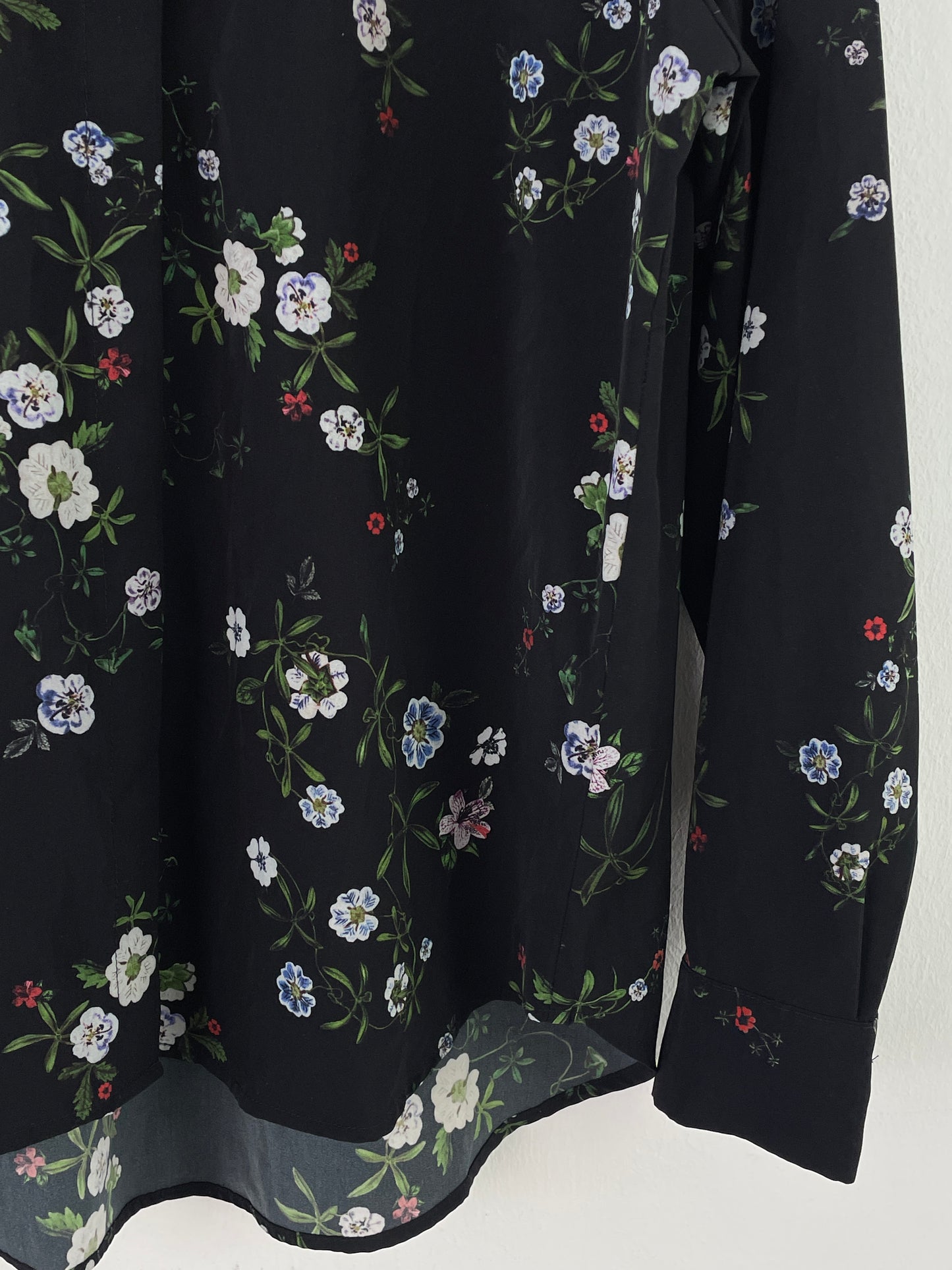 H&M Damen Bluse Gr. 38 Schwarz – Florale Langarmbluse Polyester / H&M Women’s Blouse Size 38 Black – Floral Long Sleeve Polyester Shirt