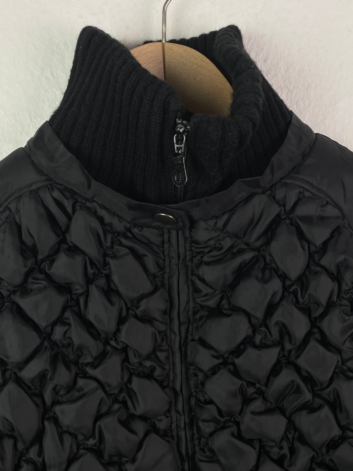 Viamos Damen Jacke Gr. L Schwarz – Steppjacke mit Strickärmeln Polyester / Viamos Women’s Jacket Size L Black – Quilted Coat with Knit Sleeves Polyester
