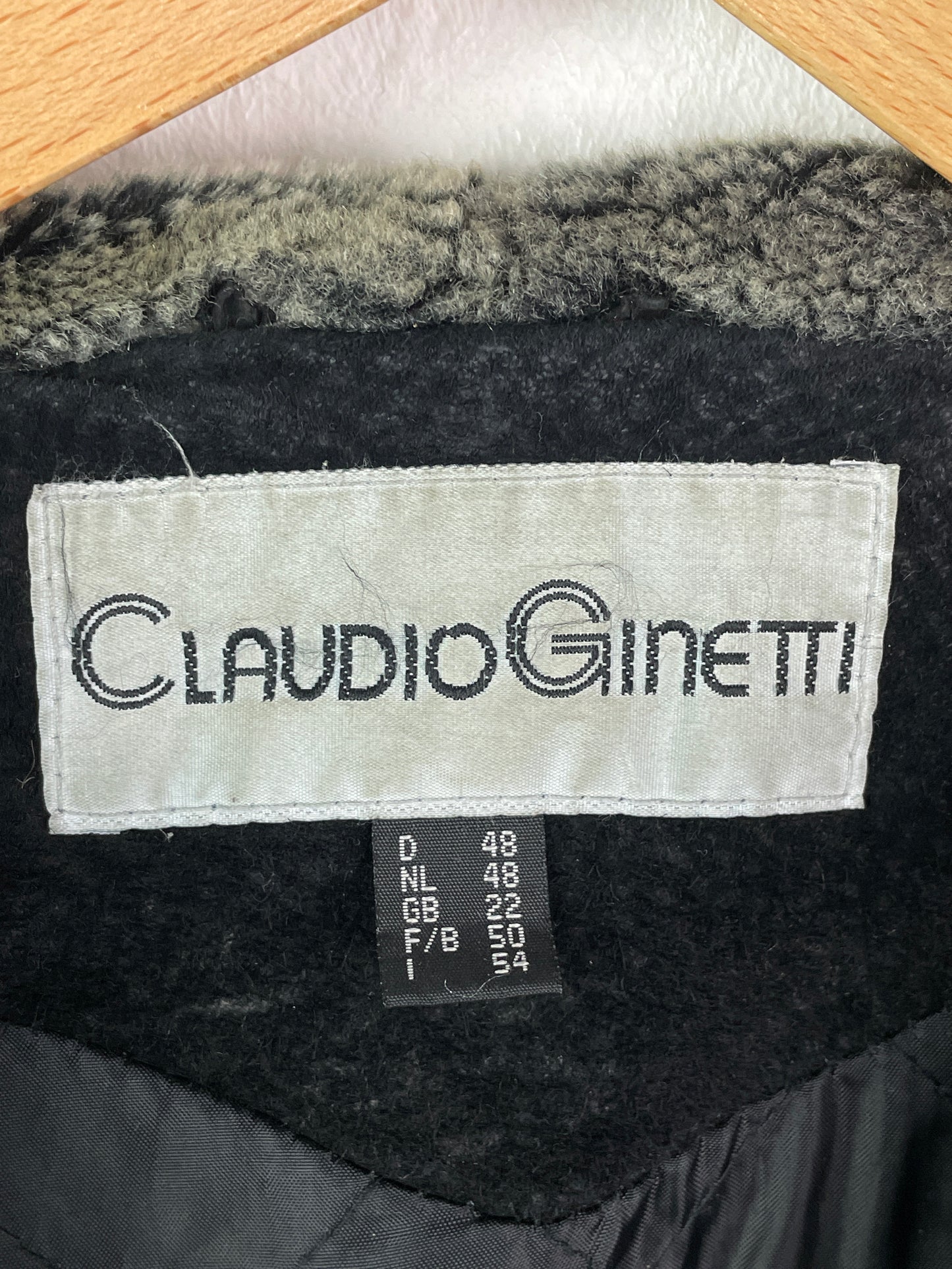 Claudio Ginetti Damen Mantel Gr. 48 Schwarz – Echtleder Fellimitat / Claudio Ginetti Women’s Coat Size 48 Black – Genuine Leather Faux Fur
